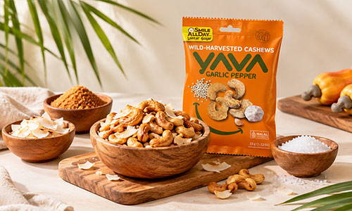 Kacang Mete YAVA, camilan sehat dan renyah hasil panggang dengan paduan kelapa panggang, gula lontar, dan garam laut murni.
