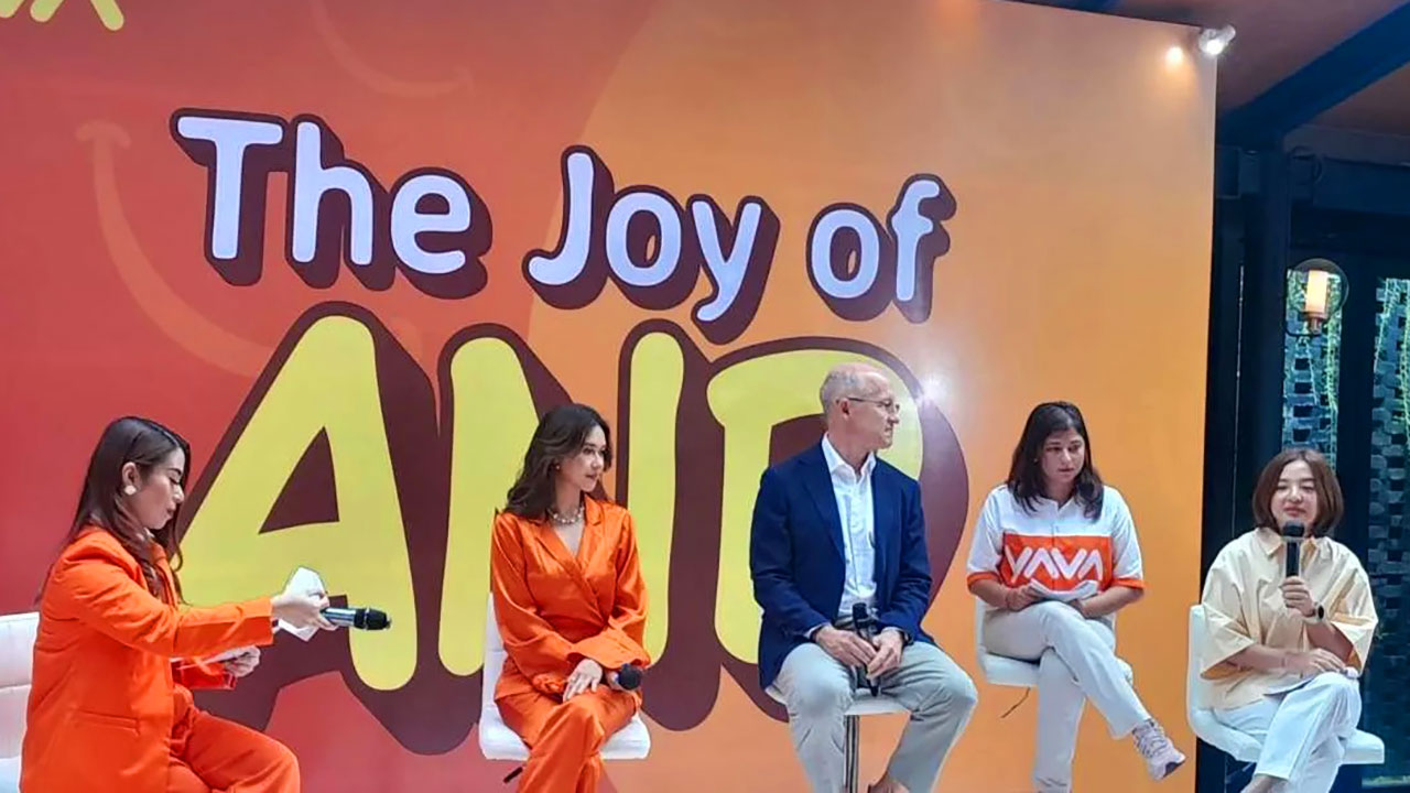 Sesi diskusi panel YAVA tentang camilan sehat dan ekosistem pangan di acara The Joy of AND.